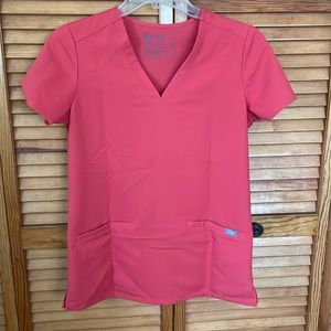 FIGS Casma 3-pocket Scrub Top